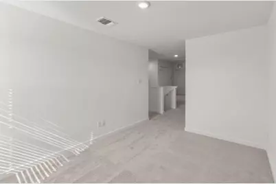 109 Green Berets Bend, Jarrell, TX 76537 - Photo 14