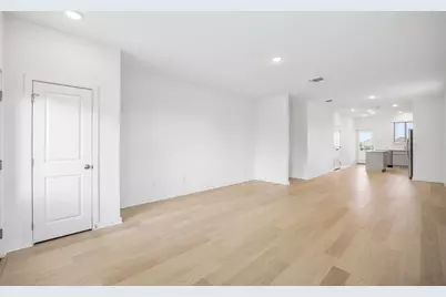 120 Blackfoot Daisy Path, San Marcos, TX 78666 - Photo 4