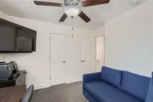 2917 Stock Dr W, Austin, TX 78741 - Photo 18