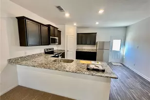 126 Fox Glen Trl, Jarrell, TX 76537 - Photo 4