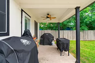 318 Liberty St, Hutto, TX 78634 - Photo 14