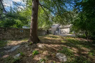 2402 Elmglen Dr, Austin, TX 78704 - Photo 24