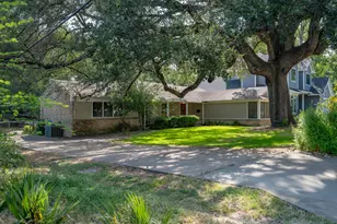 2402 Elmglen Dr, Austin, TX 78704 - Photo 2
