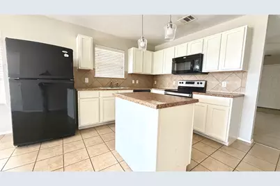 12333 Paloma Blanca Way, Del Valle, TX 78617 - Photo 4