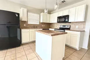 12333 Paloma Blanca Way, Del Valle, TX 78617 - Photo 4