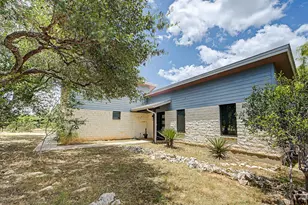 172 Bluff Trail, Dripping Springs, TX 78620 - Photo 2