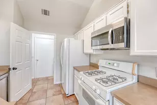 1002 Rambling Trail, Cedar Park, TX 78613 - Photo 10