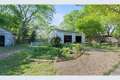 708 W Prairie Lea Street, Lockhart, TX 78644 - Photo 40