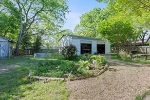 708 W Prairie Lea St, Lockhart, TX 78644 - Photo 40