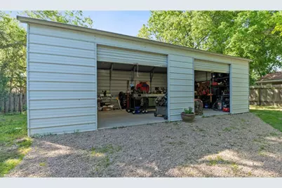 708 W Prairie Lea Street, Lockhart, TX 78644 - Photo 34