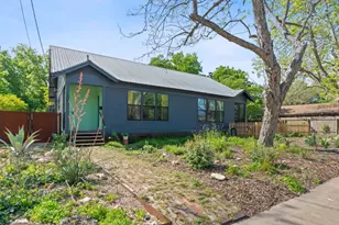 708 W Prairie Lea St, Lockhart, TX 78644 - Photo 1