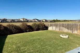 408 Bedford Falls Ln, Jarrell, TX 76537 - Photo 4