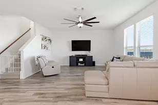 408 Bedford Falls Ln, Jarrell, TX 76537 - Photo 8