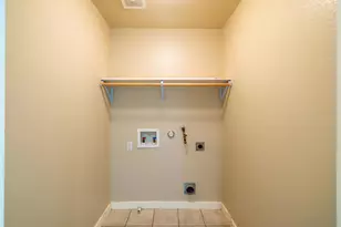 2102 NE Laura Ct, Round Rock, TX 78681 - Photo 16