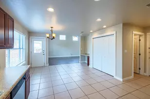 2102 NE Laura Ct, Round Rock, TX 78681 - Photo 12