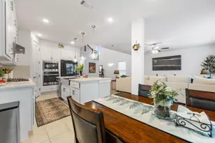 128 Three Oaks Ln, Georgetown, TX 78628 - Photo 16