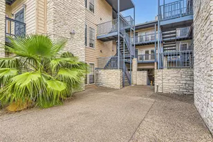 711 W 21st St, Austin, TX 78705 - Photo 2