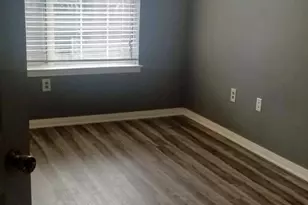 501 W 26th St, Austin, TX 78705 - Photo 16