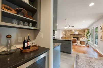 6812 Pioneer Place, Austin, TX 78757 - Photo 10