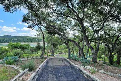 17902 Crystal Cove, Jonestown, TX 78645 - Photo 4