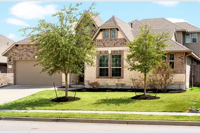 105 W Highfield Street, Hutto, TX 78634 - Photo 2