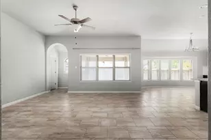 105 W Highfield St, Hutto, TX 78634 - Photo 8