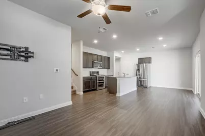 7800 Moody Bend, Austin, TX 78744 - Photo 4