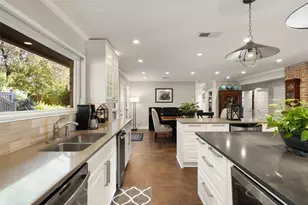 5206 Backtrail Dr, Austin, TX 78731 - Photo 10