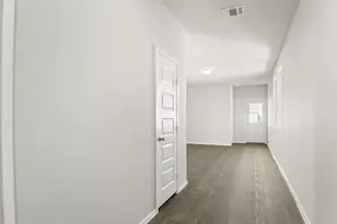 143 Daylily Dr, Elgin, TX 78621 - Photo 8