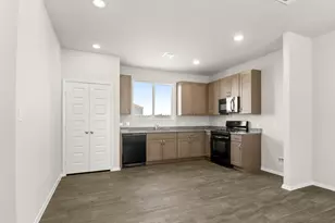 143 Daylily Dr, Elgin, TX 78621 - Photo 14