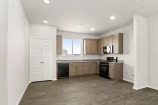 143 Daylily Dr, Elgin, TX 78621 - Photo 14