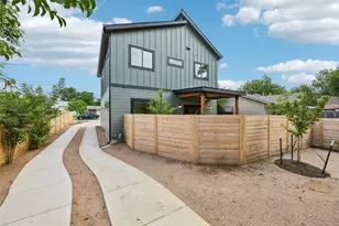 513 W Odell St, Austin, TX 78752 - Photo 34
