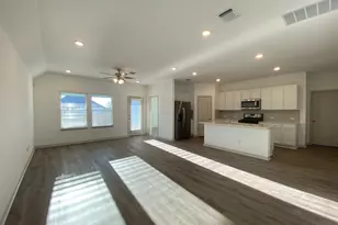 131 Ft Clark Spgs Dr, Hutto, TX 78634 - Photo 4