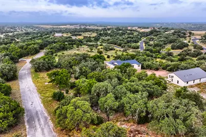 900 Cheyenne Street, Horseshoe Bay, TX 78657 - Photo 10