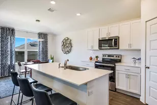 308 Pedernales Ln, Hutto, TX 78634 - Photo 10