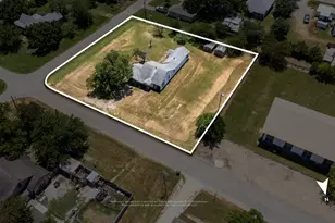 325 E Bell St, Bartlett, TX 76511 - Photo 1