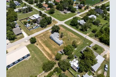 325 E Bell Street, Bartlett, TX 76511 - Photo 4