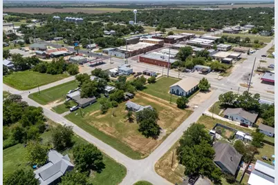 325 E Bell Street, Bartlett, TX 76511 - Photo 8