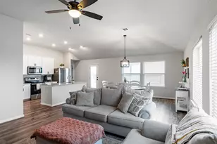 716 Sassafras St, Hutto, TX 78634 - Photo 2
