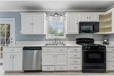2700 E East Side Drive, Austin, TX 78704 - Photo 8