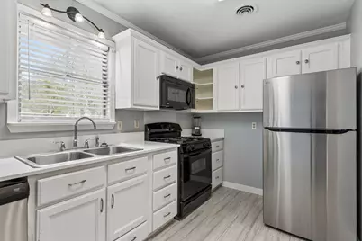 2700 E East Side Drive, Austin, TX 78704 - Photo 10