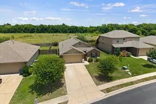 533 Luna Vista Dr, Hutto, TX 78634 - Photo 34