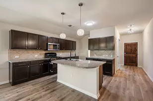 533 Luna Vista Dr, Hutto, TX 78634 - Photo 2