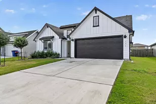 326 N Richland Dr, Lockhart, TX 78644 - Photo 1