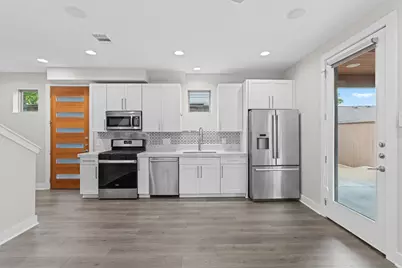 3010 E 18th 1/2 Street #B, Austin, TX 78702 - Photo 4
