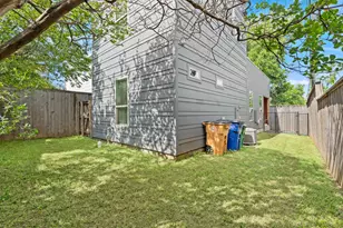 3010 E 18th 1/2 St, Austin, TX 78702 - Photo 24