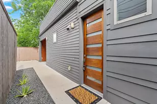 3010 E 18th 1/2 St, Austin, TX 78702 - Photo 26