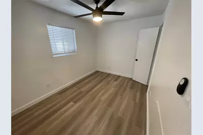 2410 Longview Street #206, Austin, TX 78705 - Photo 6