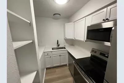 2410 Longview Street #206, Austin, TX 78705 - Photo 4