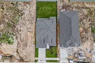 417 Texas Sky Dr, Georgetown, TX 78628 - Photo 32